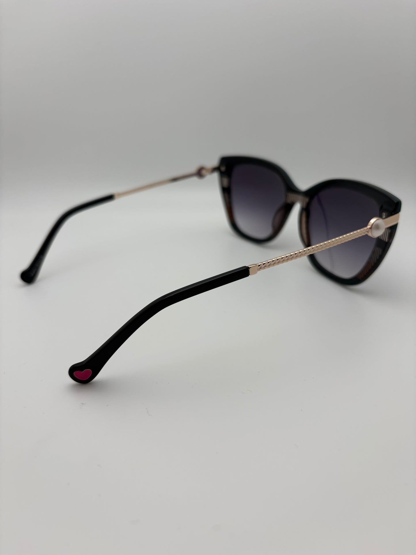 Betsey Johnson Sunglasses - Main Event / Green