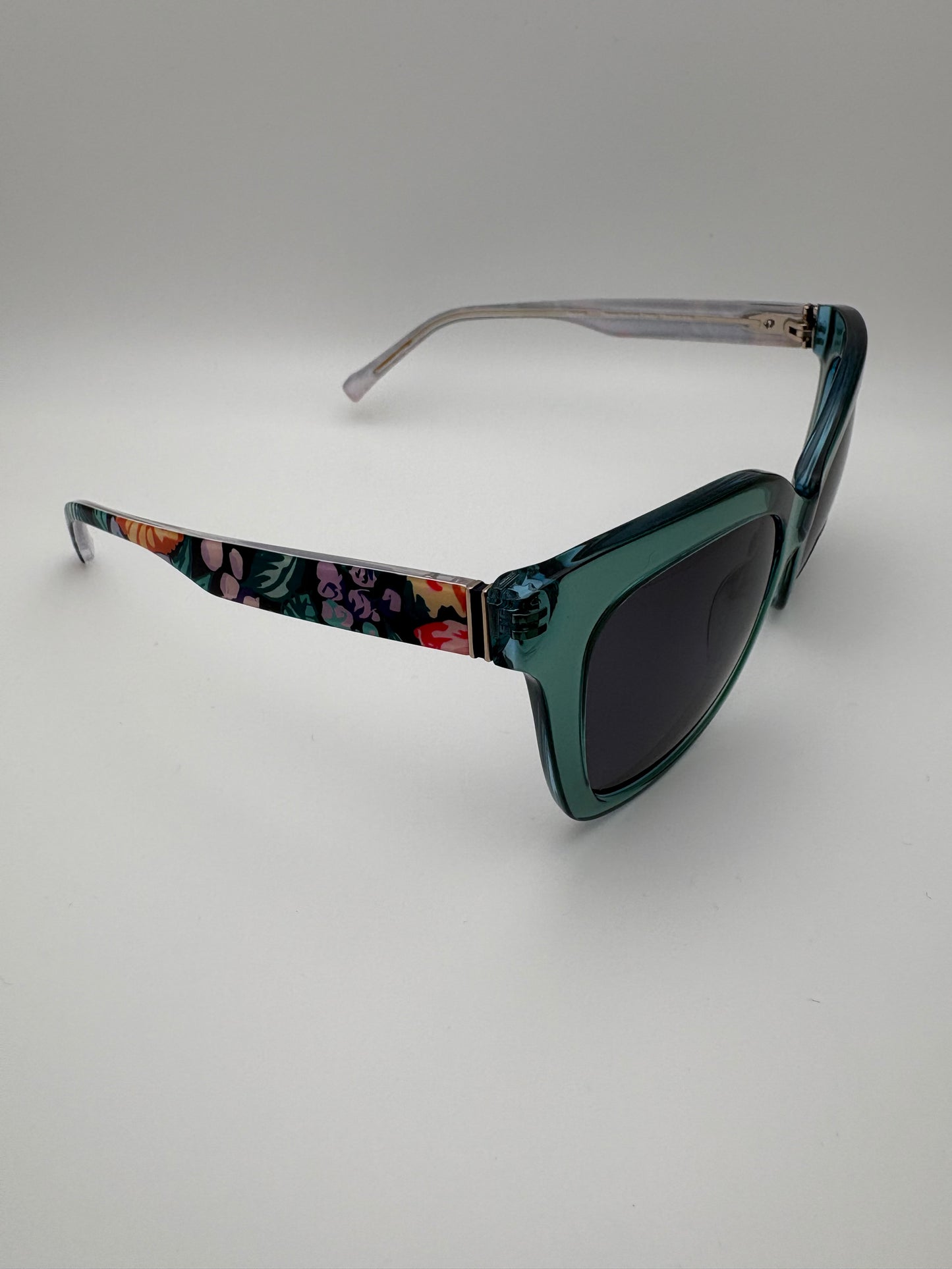 Vera Bradley Sunglasses - Desiree / Happy Blooms